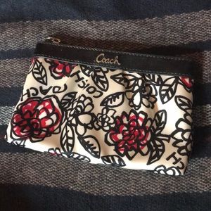 Coach wristlet🌺